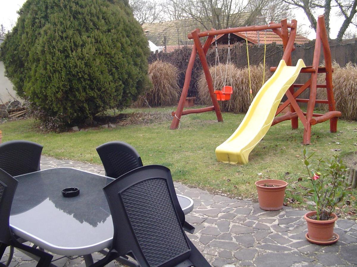 Villa Ametyst Sturovo Ngoại thất bức ảnh